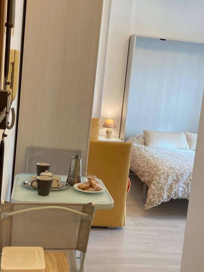Appartamento Vista Mare Stella Marina 산레모 외부 사진