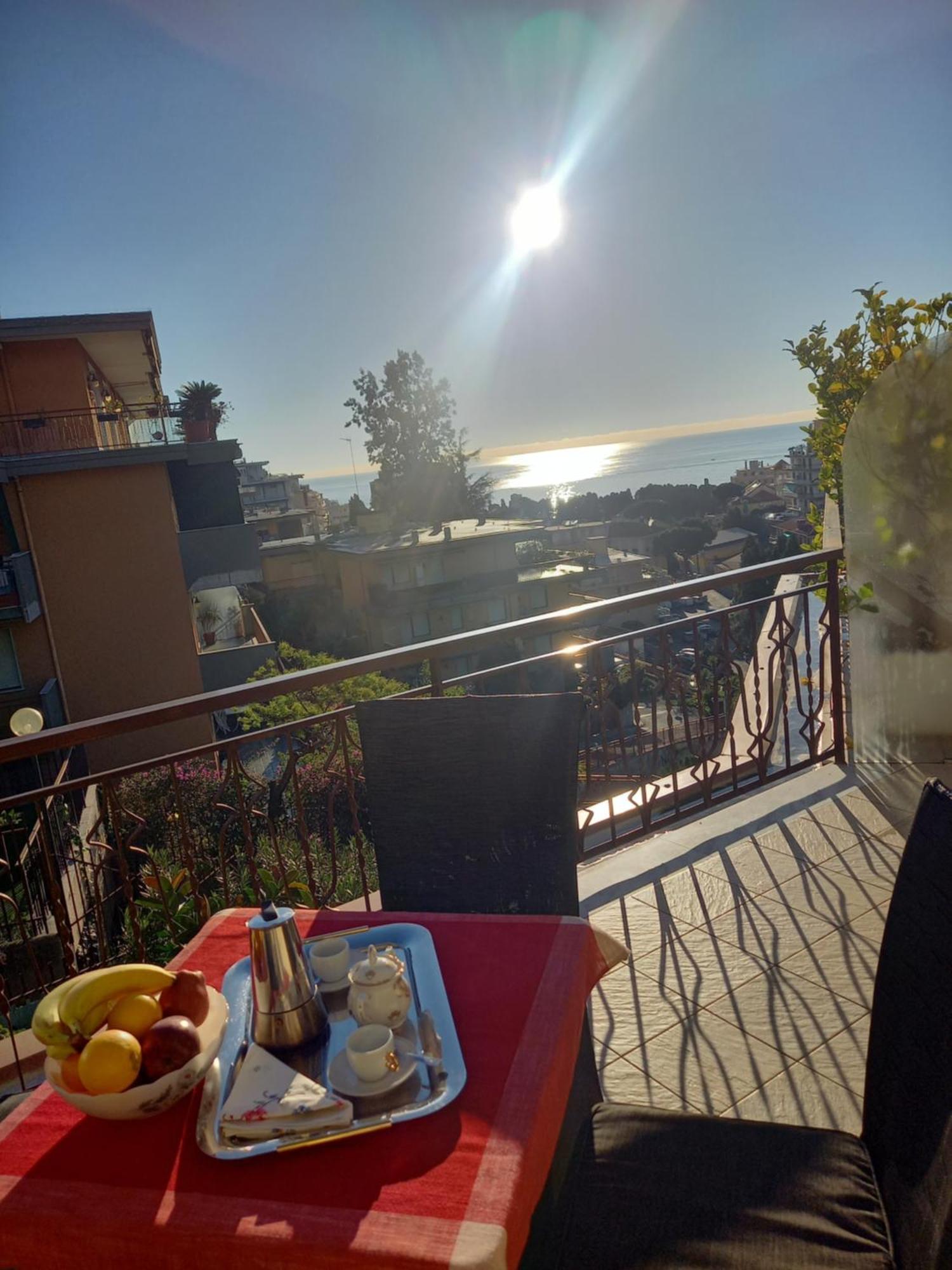 Appartamento Vista Mare Stella Marina 산레모 외부 사진