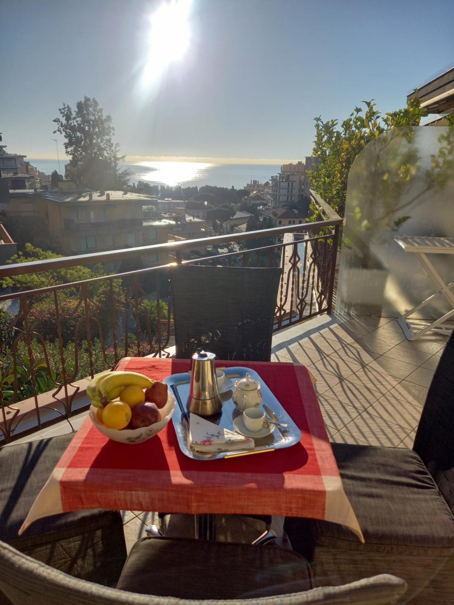 Appartamento Vista Mare Stella Marina 산레모 외부 사진
