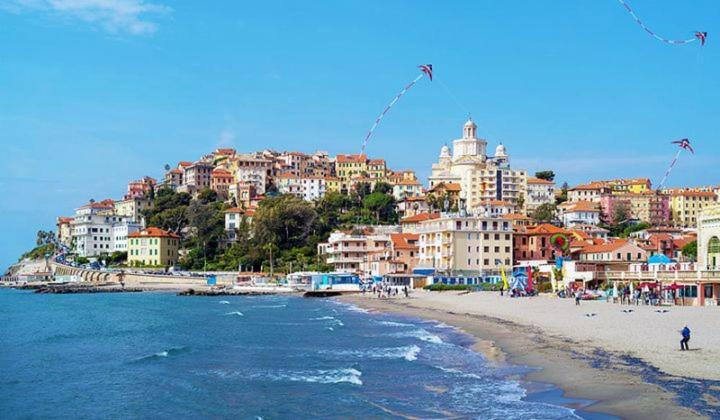 Appartamento Vista Mare Stella Marina 산레모 외부 사진